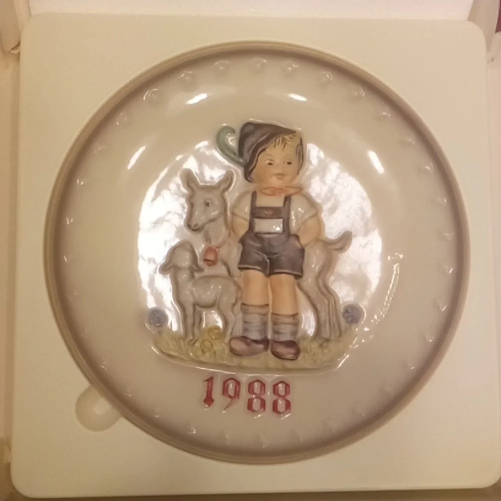 M.J. HUMMEL 1988 - Picture 2 of 4